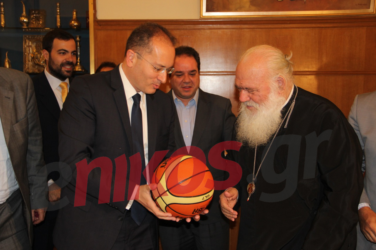 ΦΩΤΟ-Οι καλαθοσφαιριστές στο πλευρό της «Αποστολής»