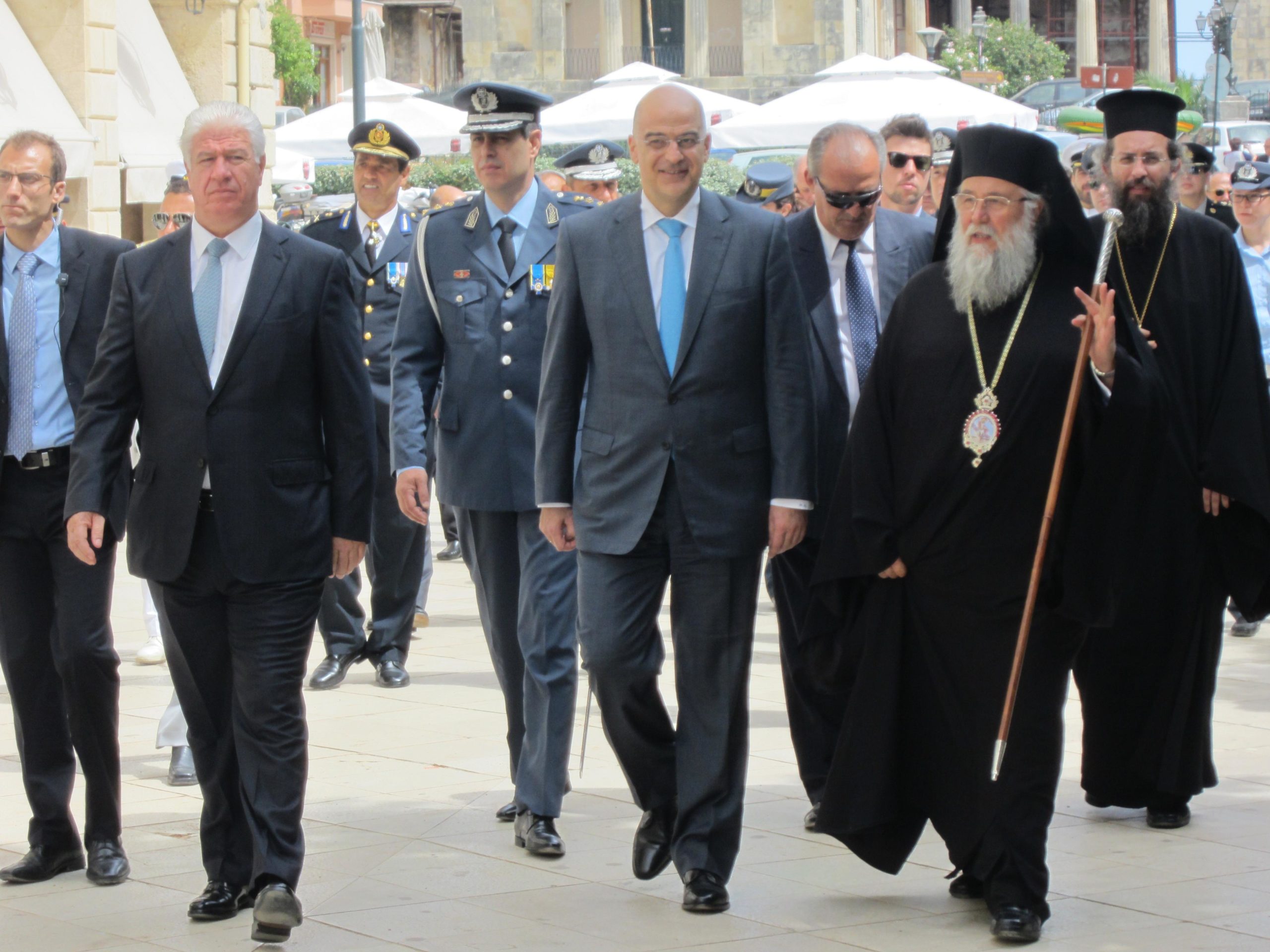 Δένδιας: Τα χειρότερα πέρασαν