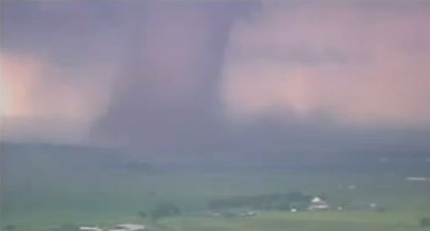 ΒΙΝΤΕΟ-Ο ανεμοστρόβιλος στην Οκλαχόμα