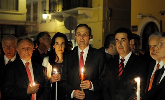 ΦΩΤΟ- Ο Σαμαράς στην Ανάσταση