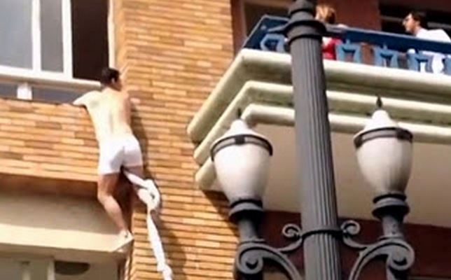 Ο εραστής το “σκάει”…