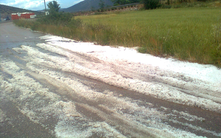 ΦΩΤΟ-Καταστροφές από τη χαλαζόπτωση στη Βοιωτία