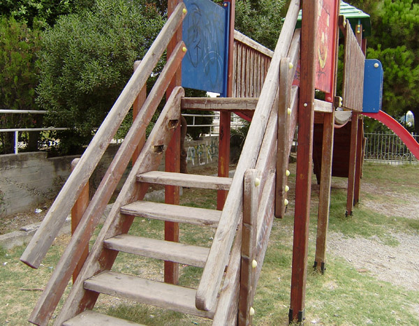 Παιδικές χαρές για… κλάματα