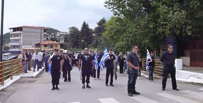 ΒΙΝΤΕΟ-Ένταση με τη ΧΑ στην επέτειο του ολοκαυτώματος στη Νάουσα