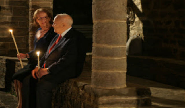 Ηλικιωμένος χτύπησε μπροστά στον Παπούλια