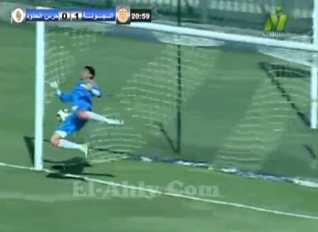 ΒΙΝΤΕΟ-Τον έβαλε με τη μπάλα στα δίχτυα