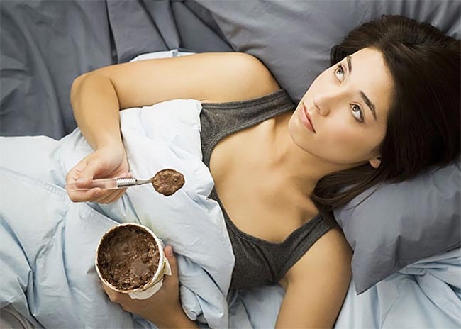 Γιατί παίρνουμε κιλά μετά από ένα χωρισμό;