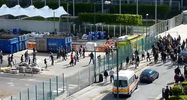 ΒΙΝΤΕΟ-Εμφύλιος των Γερμανών στο Λονδίνο