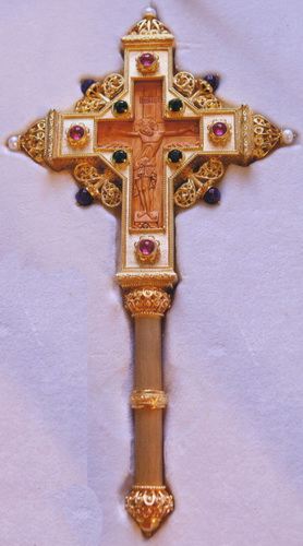 ‘Εκλεψαν σταυρό από την αγ.τράπεζα