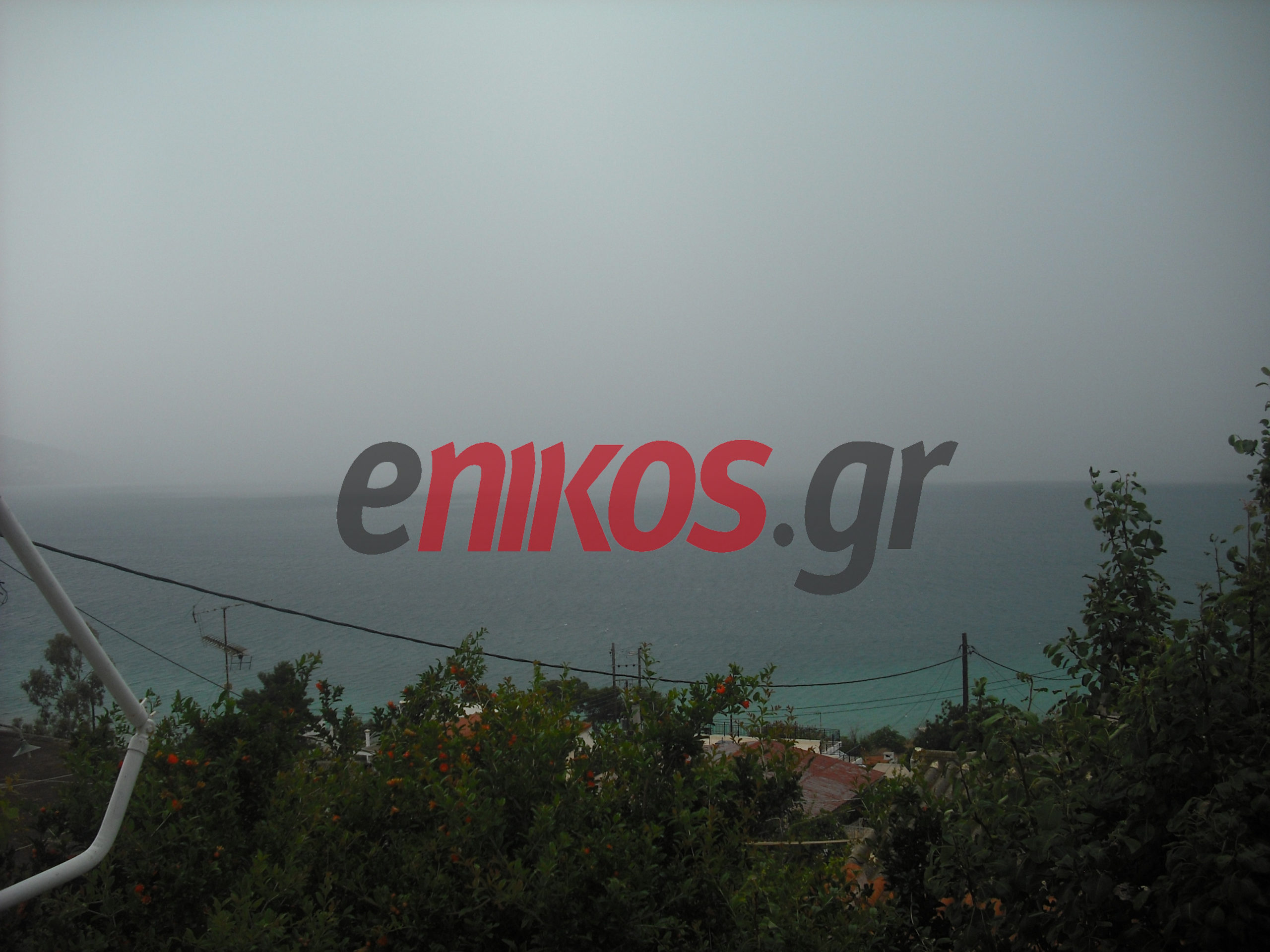 ΤΩΡΑ-Καταιγίδα στην Σαλαμίνα