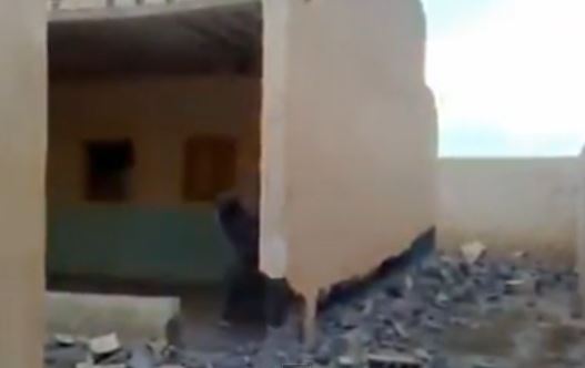 BINTEO-Aντί για τον τοίχο, γκρέμισε το σπίτι