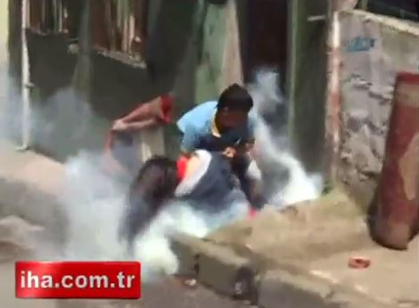 BINTEO-Τούρκος αστυνομικός τραυματίζει 17χρονη στο κεφάλι