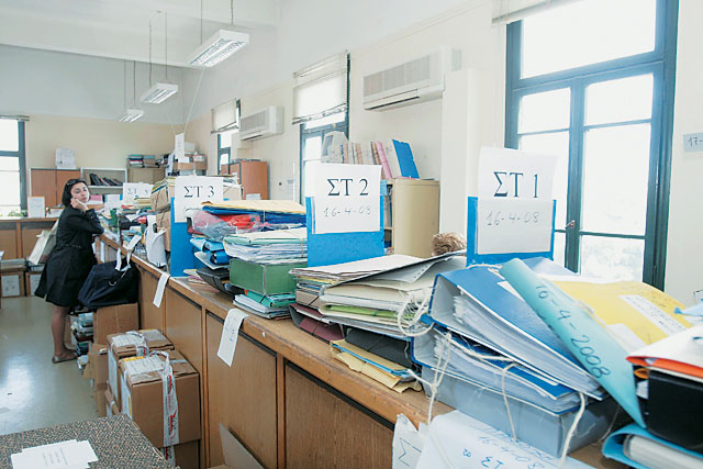 Σύνταξη για 600.000 γυναίκες με μειωμένα όρια – Αναλυτικοί πίνακες