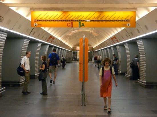 “Βαγόνι γνωριμιών” στο μετρό της Πράγας