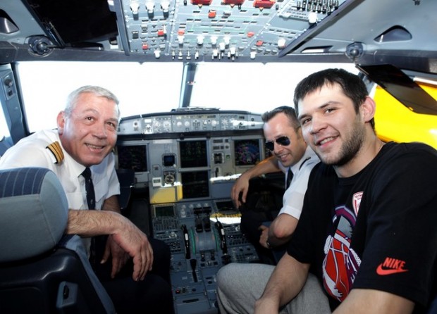 Ο… πιλότος Κώστας Παπανικολάου