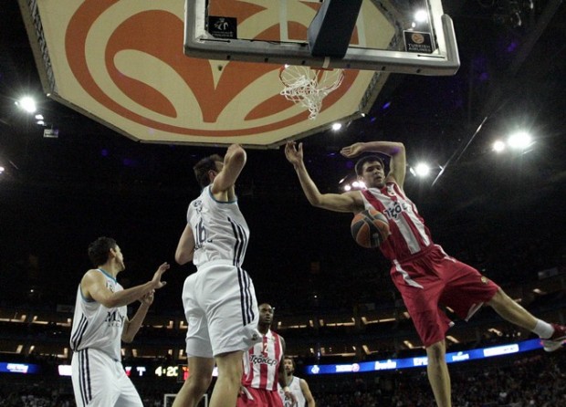 Στις 7μ.μ. έρχεται ο Θρύλος