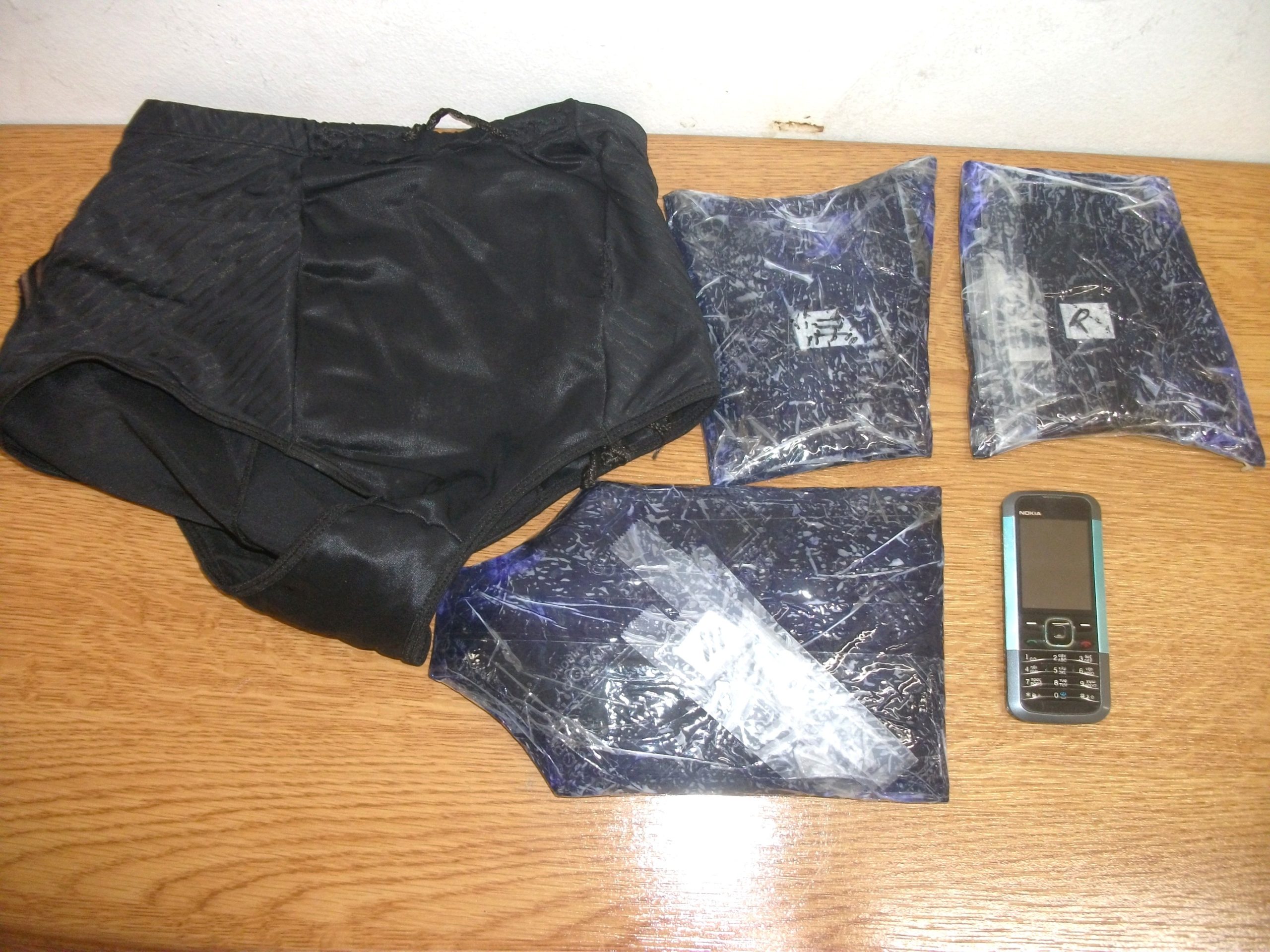 Έκρυβε στον κορσέ κοκαΐνη