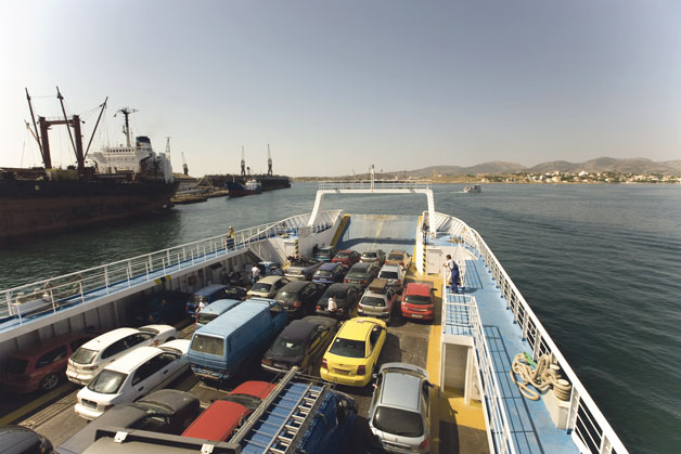 Με ένα πλοίο Σαλαμίνα-Πέραμα