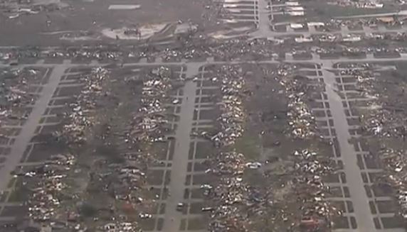 Στα 3 δισ. οι ζημιές από τον ανεμοστρόβιλο