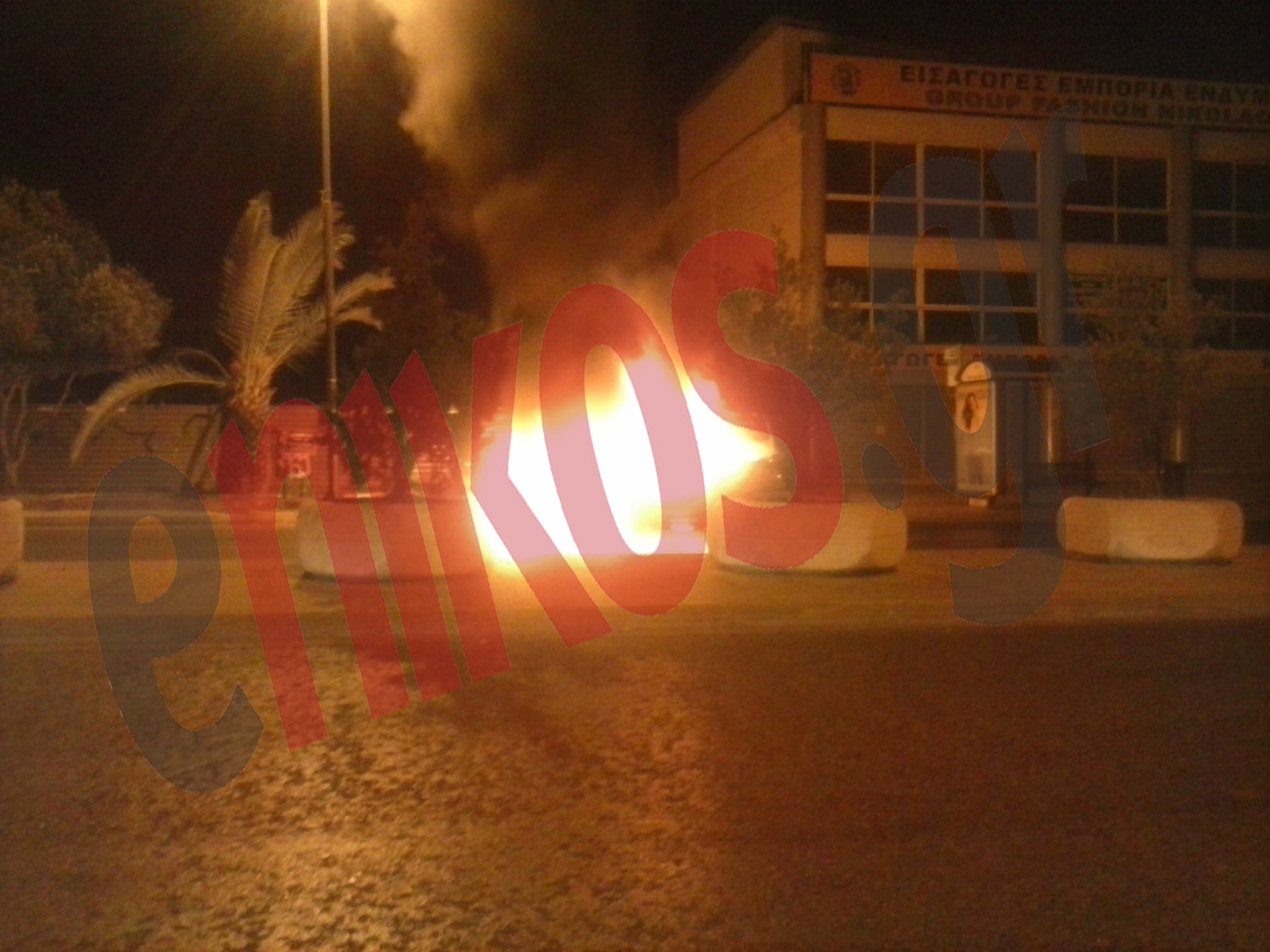 Στις φλόγες αυτοκίνητο στον Βοτανικό