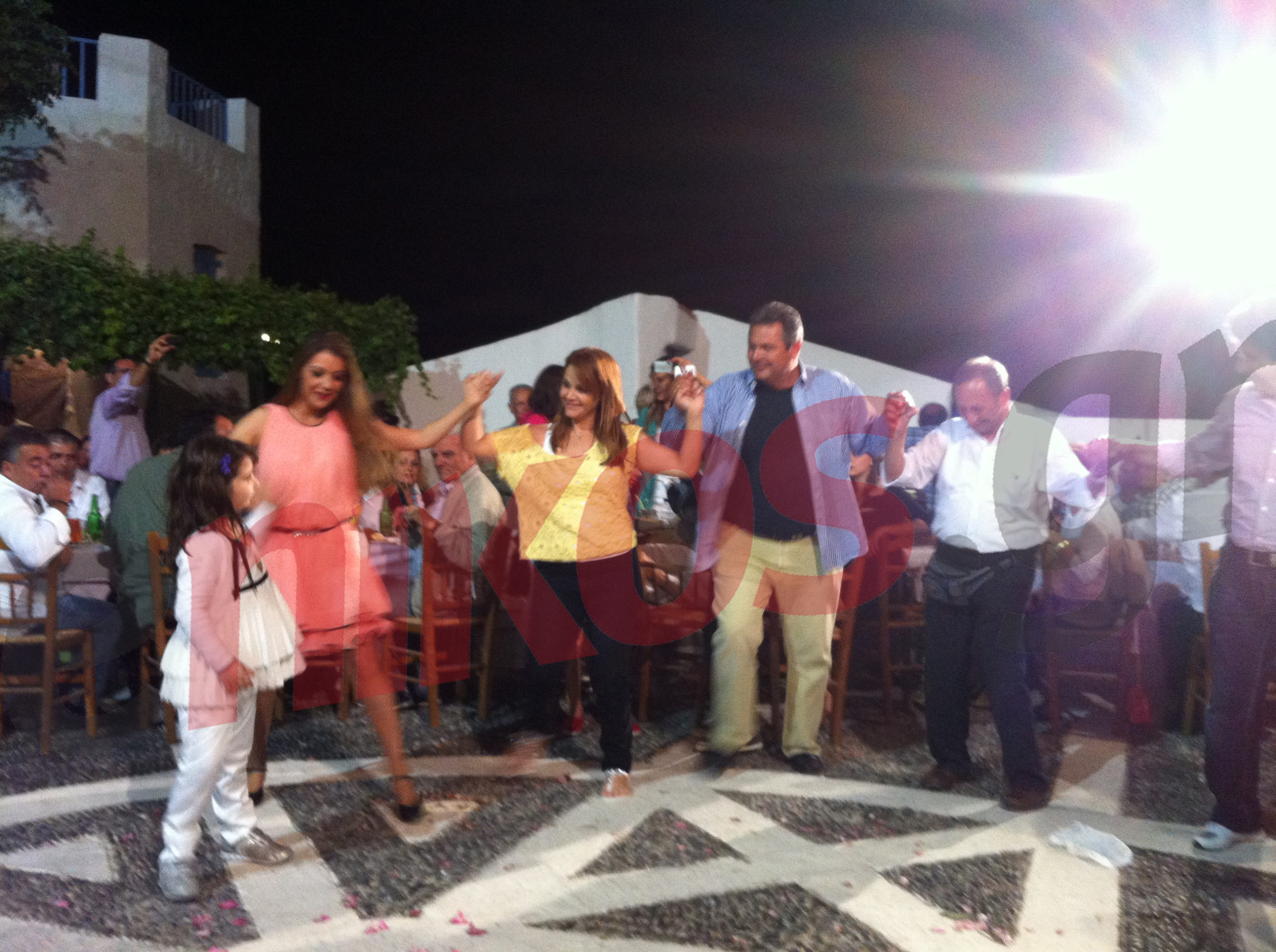 ΦΩΤΟ-Ο Π. Καμμένος βάφτισε την κόρη του