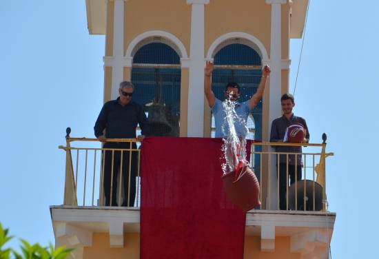 ΒΙΝΤΕΟ-Το σπάσιμο των μπότηδων