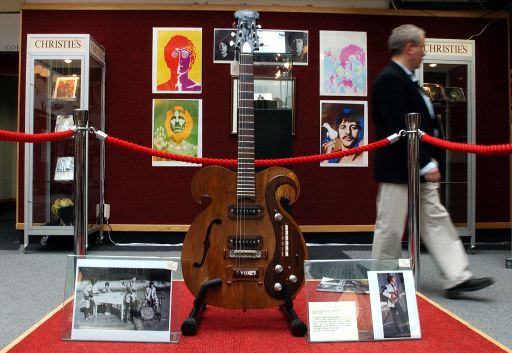 Δημοπρατείται κιθάρα των Beatles