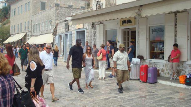 ΦΩΤΟ-Οι βόλτες του Τζόρνταν σε Ύδρα-Σπέτσες