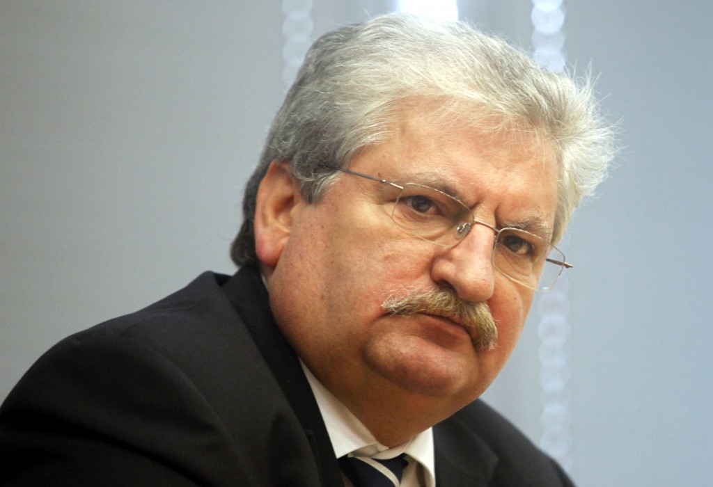 Διώτης: “Στικάκι εργασίας” το τρίτο usb