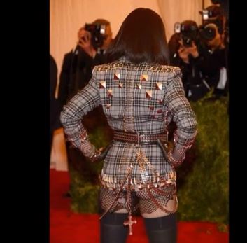 Η σταρ που ξέρει να προκαλεί