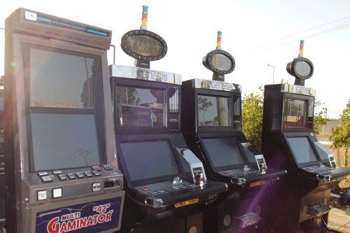 Κατασχέθηκαν δεκάδες “φρουτάκια”