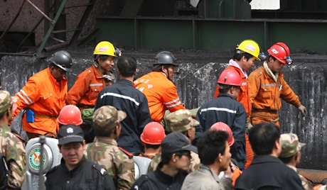 ΒΙΝΤΕΟ-‘Εβγαλαν το νεογέννητο από τον υπόνομο