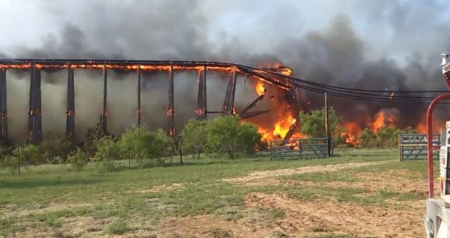 ΒΙΝΤΕΟ- Κατάρρευση καιόμενης γέφυρας