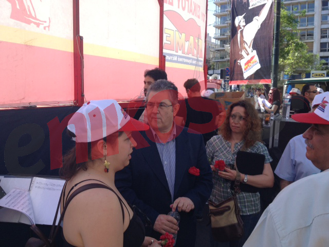 ΤΩΡΑ-Ο Κουτσούμπας στο Σύνταγμα