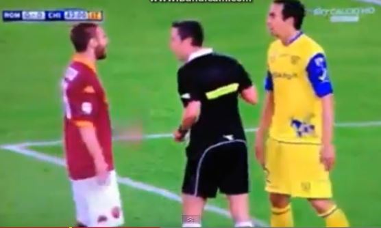 “Τρελό” θέατρο από τον Ντε Ρόσι