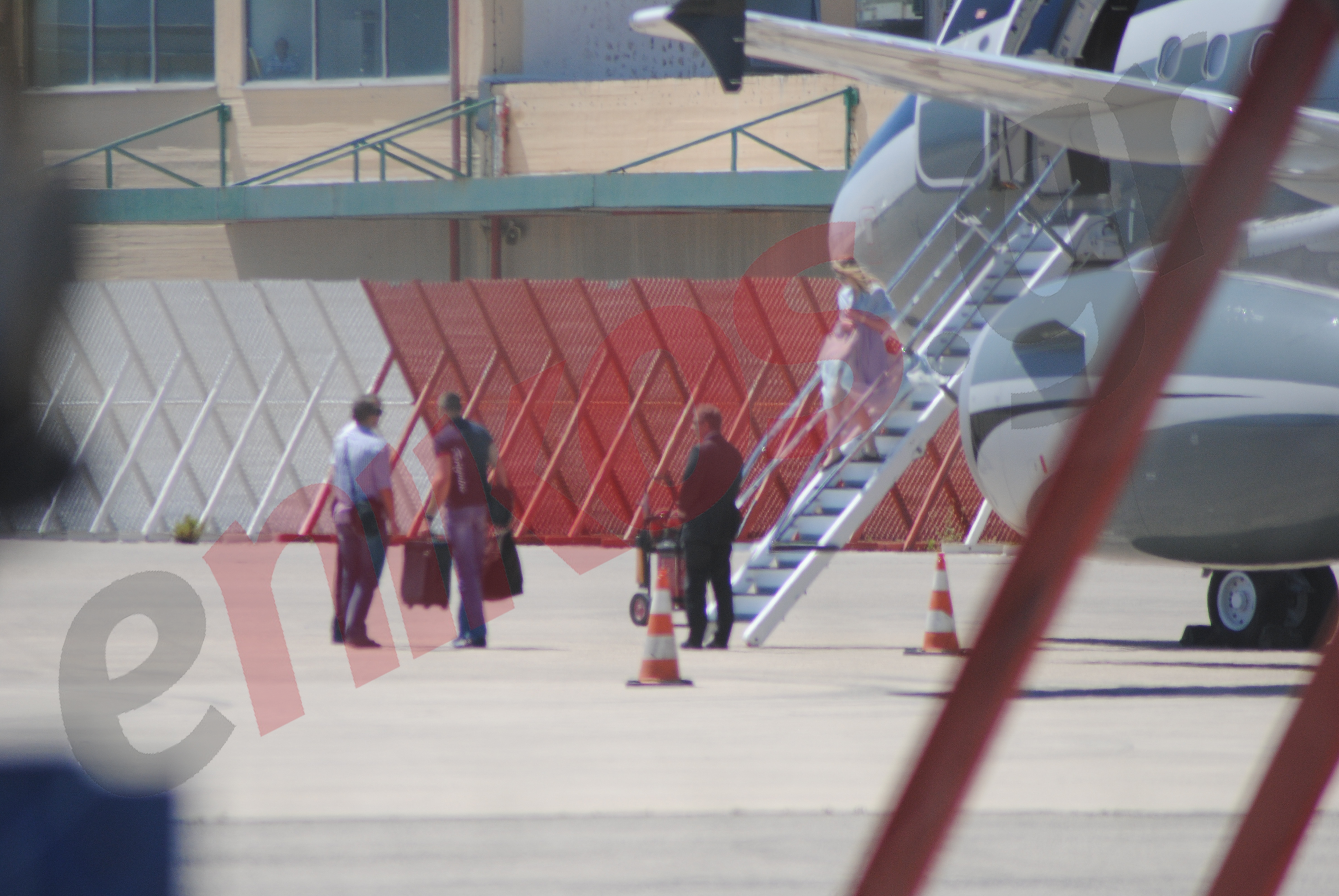 Η Κάτια δίνει την παραλία του Σκορπιού στο κοινό