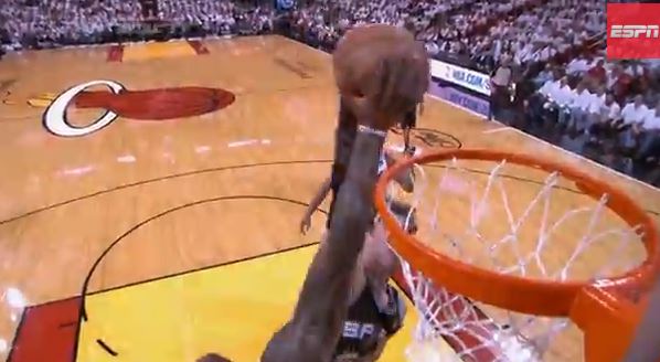 ΒΙΝΤΕΟ-Ο ΛεΜπρον έσβησε τα…φώτα στον Σπλίτερ