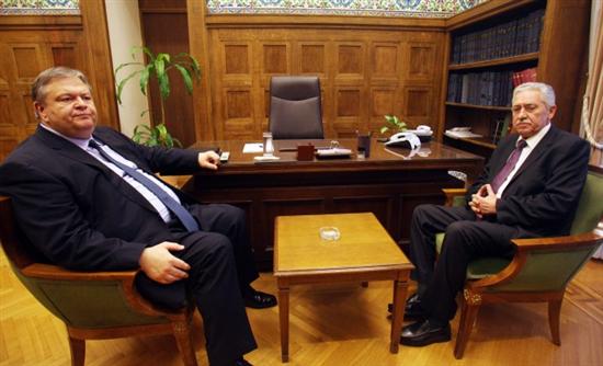 ΤΩΡΑ-Βγήκαν από τη σύσκεψη Βενιζέλος-Κουβέλης