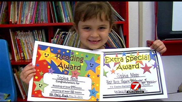 5χρονη διάβασε 875 βιβλία σε έναν χρόνο!