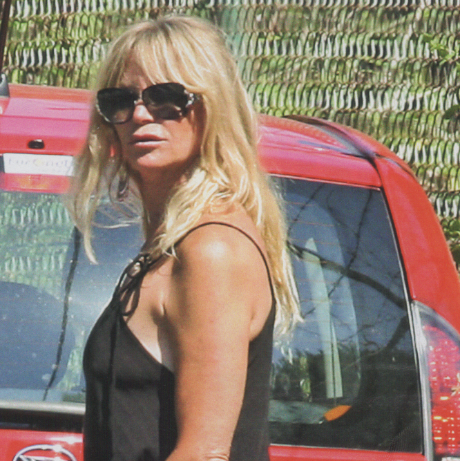 ΦΩΤΟ-Η Goldie Hawn στην Σκιάθο