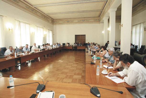 ΑΕΙ-Ιεροεξεταστές και… κότες