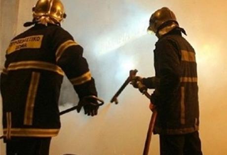 ΤΩΡΑ:Φωτιά σε σπίτι στον Βοτανικό