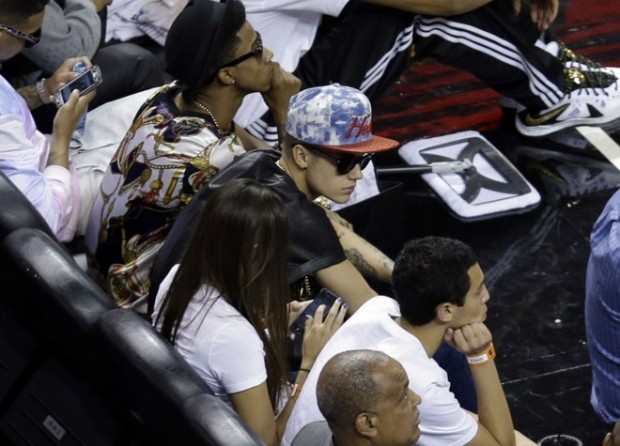 Ο Μπίμπερ και ο Μπέκαμ στο NBA