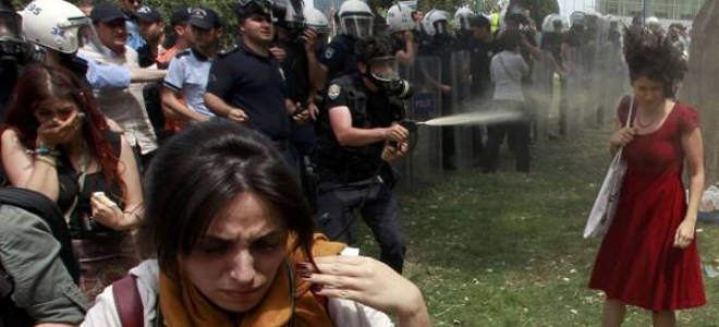 Η γυναίκα με το κόκκινο φουστάνι