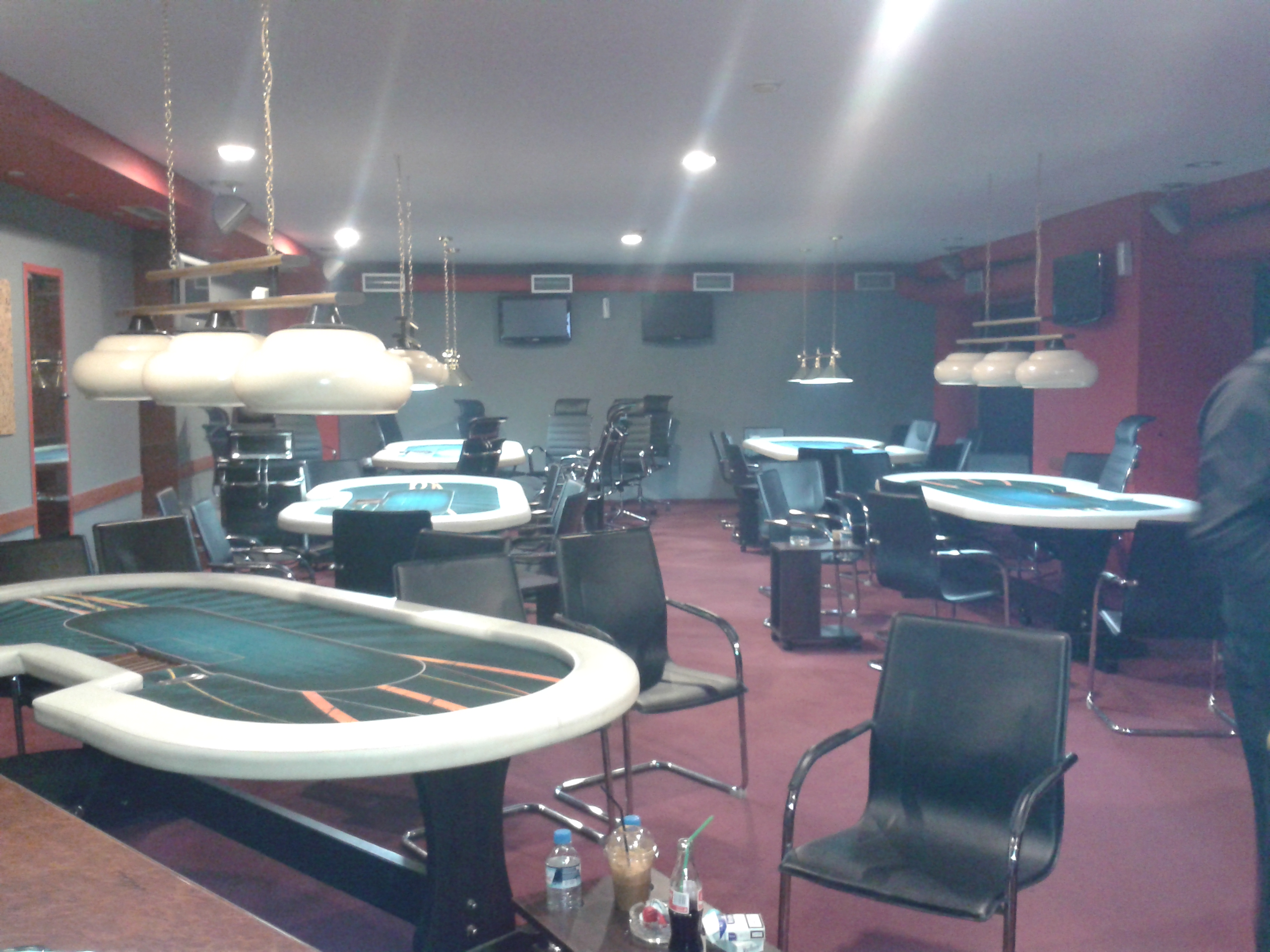 Καφενείο-χαρτοπαικτική λέσχη