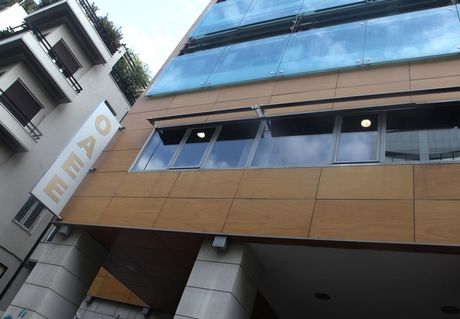 Συγκέντρωση ΓΣΕΒΕΕ έξω από τον ΟΑΕΕ