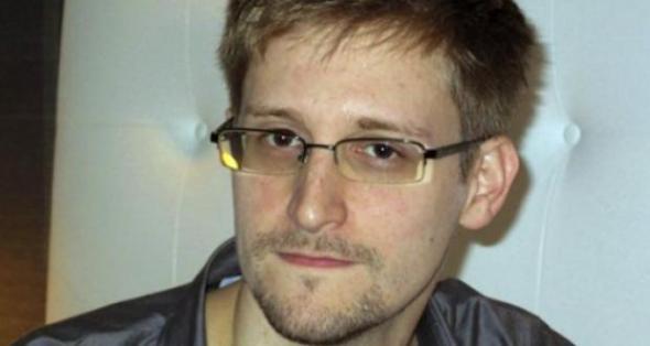 Αμερική: “Απελάστε τον Σνόουντεν”