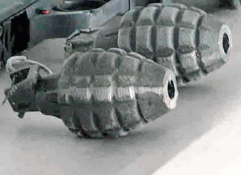 Βρήκε χειροβομβίδες σε μάντρα