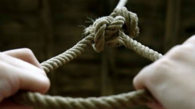 Κρεμάστηκε μέσα στο μαγαζί του