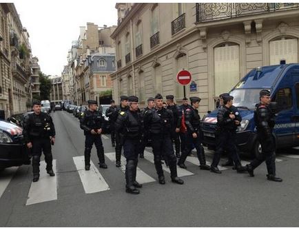 Συγκέντρωση για την ΕΡΤ στο Παρίσι